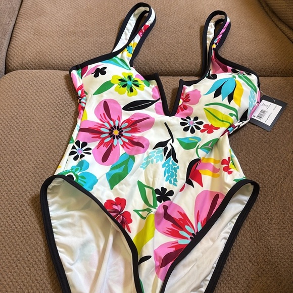 Kate Spade New York V-Wire One Piece Swimsuit! XS Cream - Picture 4 of 5